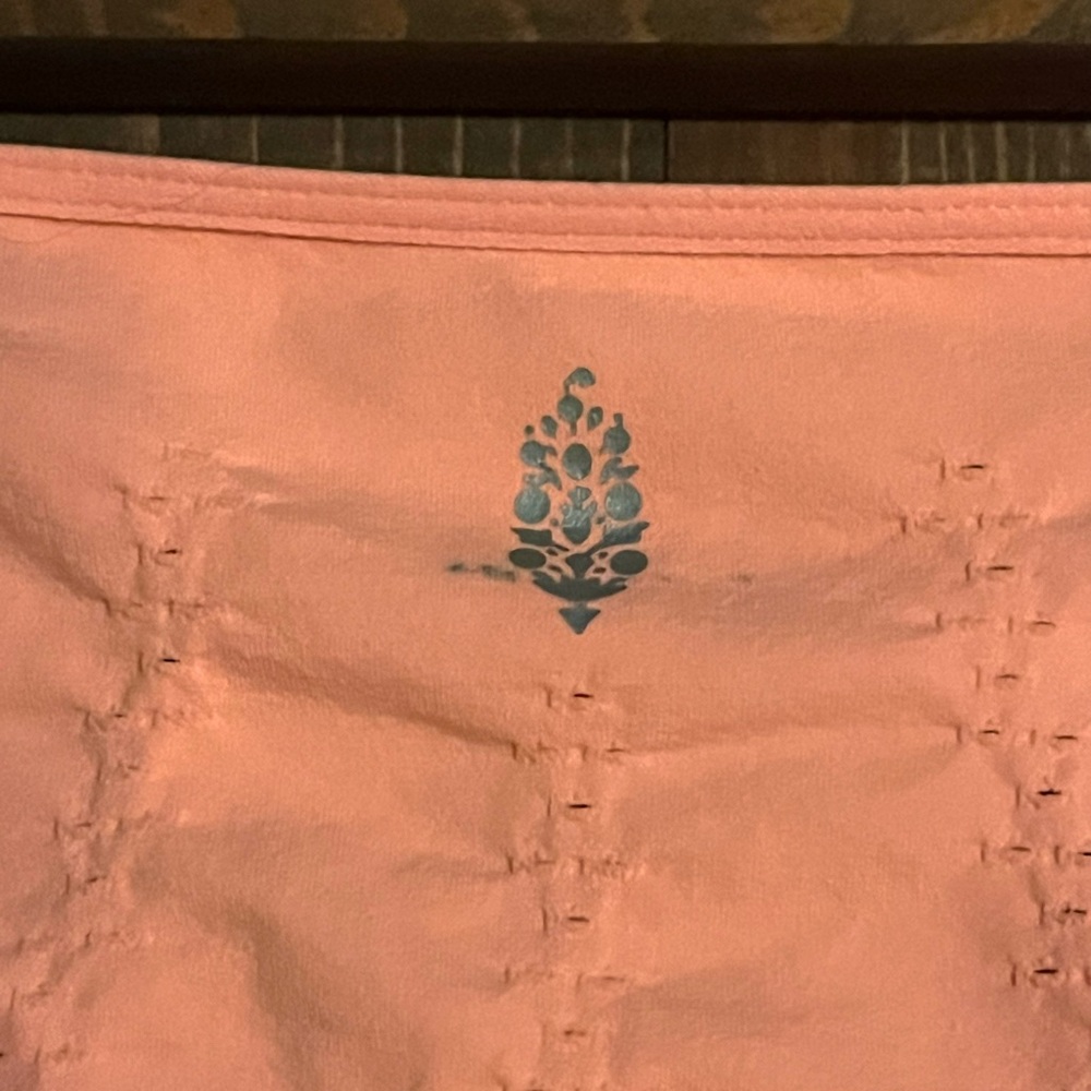 FP Movement by Free People Peach Long Sleeve Cropped Seamless Top NWOT - Picture 10 of 10